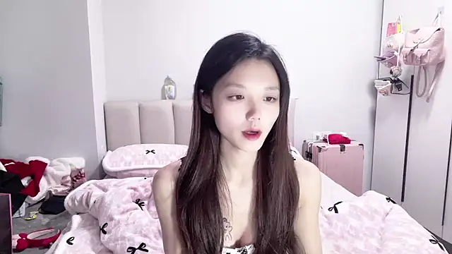 Snapshot of Puff-521 chatting on 12/05/25, 08:16 Puff-521 online show from 12/05/25, 08:16