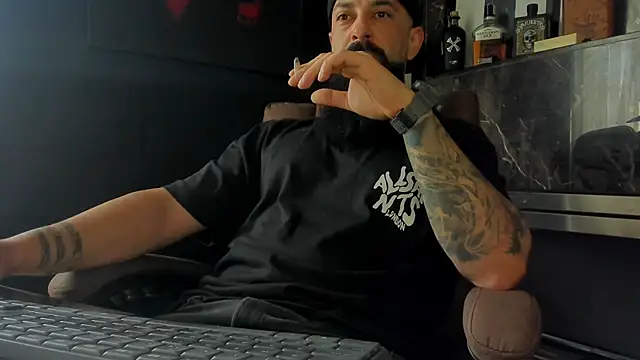 axxelrich  online show from 10/10/25, 06:12