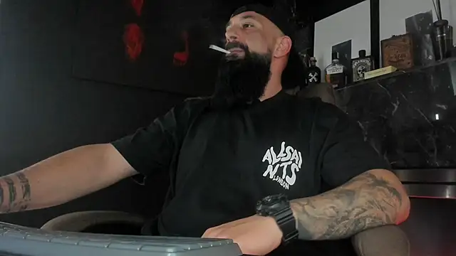 axxelrich  online show from 10/16/25, 02:07