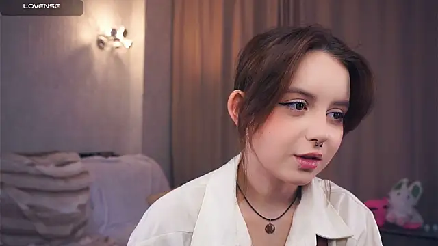 DevonaBucher online show from 10/12/25, 05:28