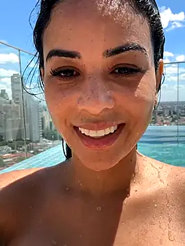 Laisabrazil online show from 10/22/25, 04:29