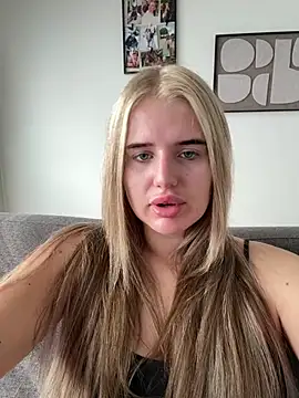 Snapshot of yourhornyslut chatting on 07/19/26, 02:43 yourhornyslut online show from 07/19/26, 02:43