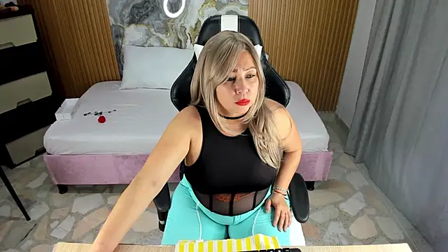 Danna topless online show from 01/16/25, 11:58