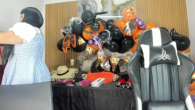 Danna topless online show from 10/30/25, 12:06