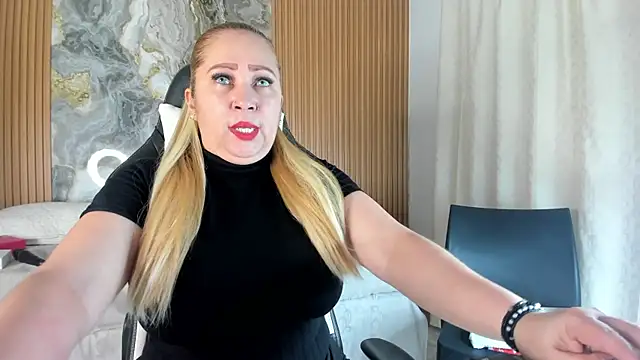 Danna topless online show from 12/05/25, 12:03