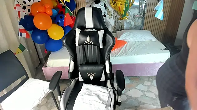 Danna topless online show from 07/18/26, 12:09