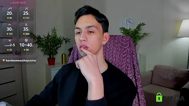 Snapshot of Ul_Tima chatting on 12/16/24, 01:42 Ul Tima online show from 12/16/24, 01:42