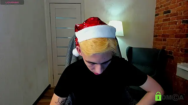 Snapshot of Ul_Tima chatting on 12/25/24, 08:28 Ul Tima online show from 12/25/24, 08:28