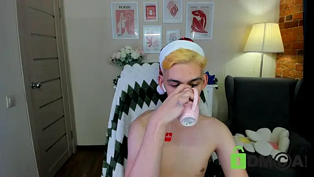 Snapshot of Ul_Tima chatting on 12/28/24, 12:36 Ul Tima online show from 12/28/24, 12:36