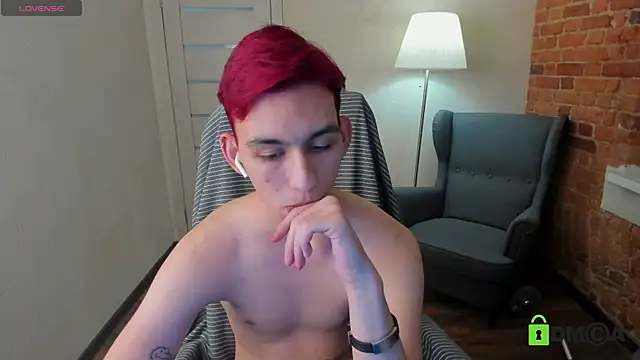 Snapshot of Ul_Tima chatting on 12/30/24, 01:15 Ul Tima online show from 12/30/24, 01:15