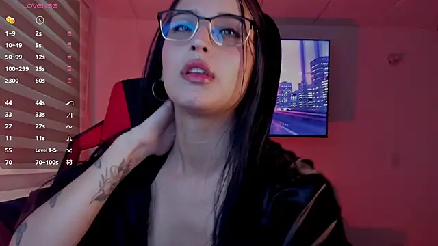 Charlotte greys online show from 10/08/25, 09:45