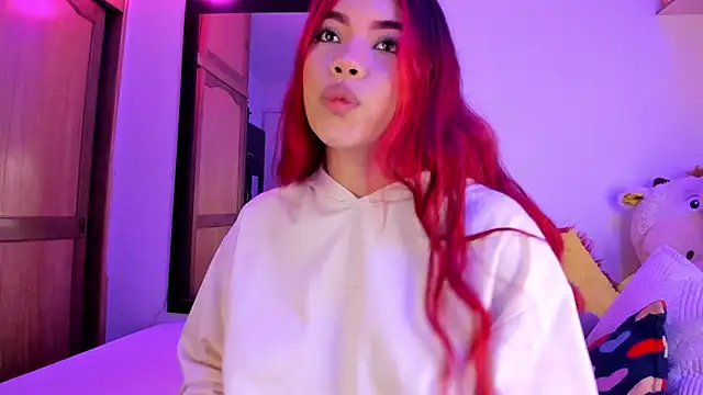 Snapshot of Lee_Ash chatting on 09/30/25, 04:28 Lee Ash online show from 09/30/25, 04:28