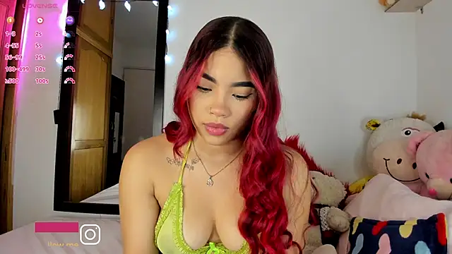 Snapshot of Lee_Ash chatting on 10/14/25, 06:03 Lee Ash online show from 10/14/25, 06:03