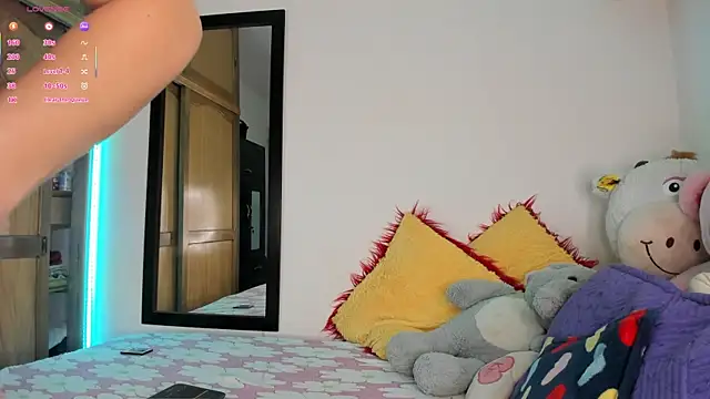 Snapshot of Lee_Ash chatting on 12/16/25, 06:07 Lee Ash online show from 12/16/25, 06:07