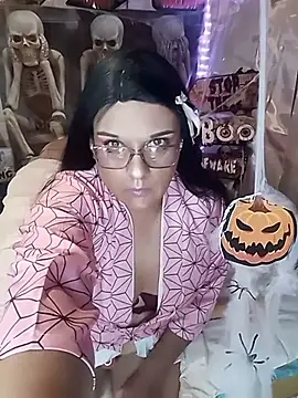 JOSSYANNE online show from 10/28/25, 06:28