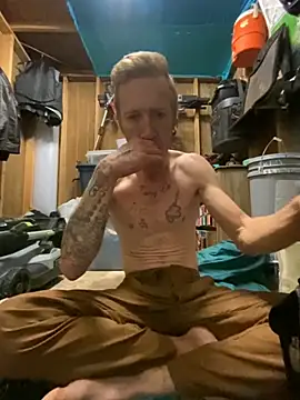 bentoverblonde online show from 10/28/25, 01:47