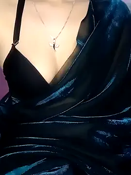 Snapshot of L_ucy1 chatting on 02/16/25, 05:26 L ucy1 online show from 02/16/25, 05:26