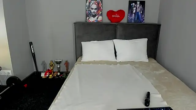 MuscleXXXBarbie online show from 05/12/26, 01:47