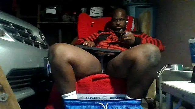 Snapshot of HBYAM chatting on 10/29/25, 10:17 HBYAM online show from 10/29/25, 10:17