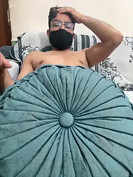 Snapshot of Hot_budddy chatting on 11/10/25, 06:18 Hot budddy online show from 11/10/25, 06:18