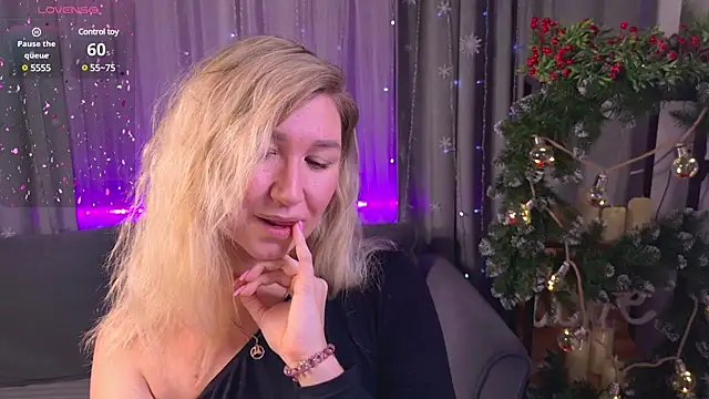 MilaBott online show from 12/18/24, 07:36