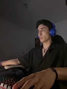 gojo satoru 18 online show from 12/02/25, 03:12