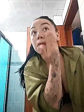 Snapshot of helena_smith chatting on 10/22/25, 03:07 helena smith online show from 10/22/25, 03:07