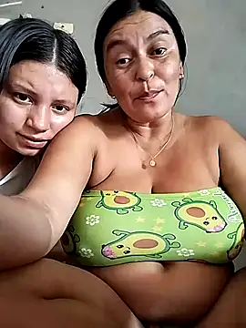 Snapshot of Horny-Mommy-Dirty chatting on 10/01/25, 03:40 Horny-Mommy-Dirty online show from 10/01/25, 03:40