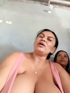 Snapshot of Horny-Mommy-Dirty chatting on 10/04/25, 04:16 Horny-Mommy-Dirty online show from 10/04/25, 04:16