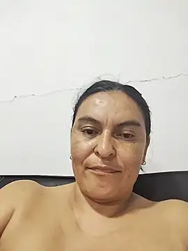 Snapshot of Horny-Mommy-Dirty chatting on 10/28/25, 03:43 Horny-Mommy-Dirty online show from 10/28/25, 03:43