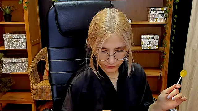 Moon13152 online show from 12/07/24, 04:03