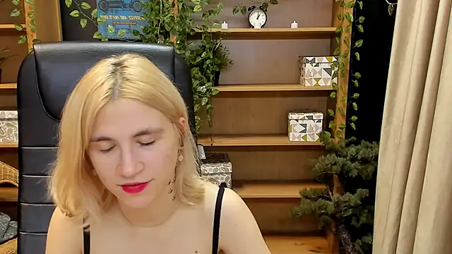 Moon13152 online show from 12/23/24, 10:12
