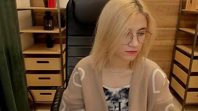 Moon13152 online show from 01/08/25, 02:46