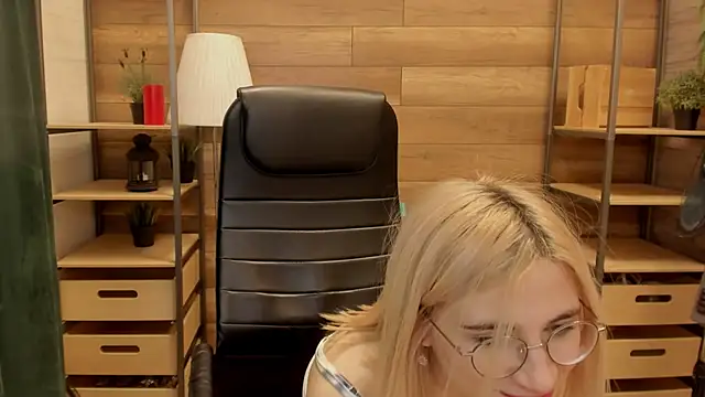 Moon13152 online show from 01/08/25, 05:48