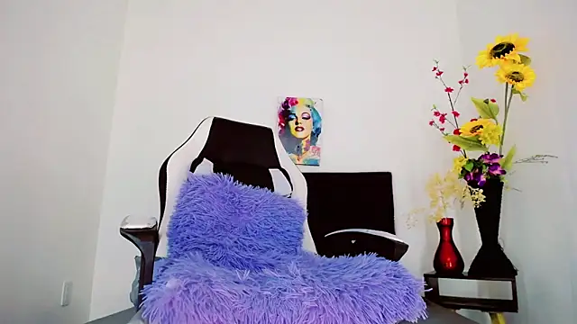 Snapshot of samantha_official_ chatting on 12/10/24, 10:58 samantha official online show from 12/10/24, 10:58