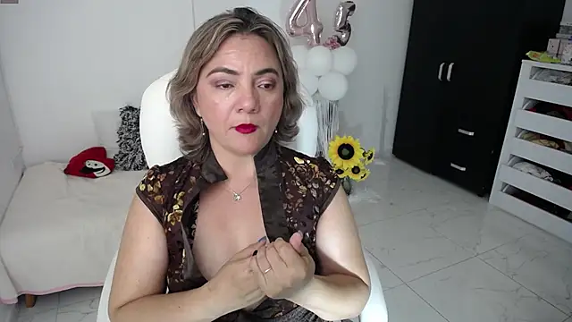 Chiraz hasnaa online show from 02/01/25, 02:37