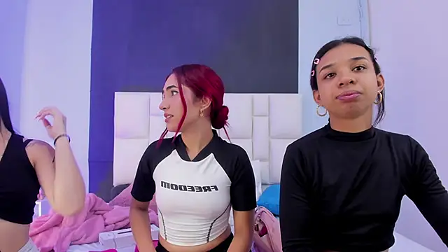 suzanelee online show from 12/31/24, 03:34