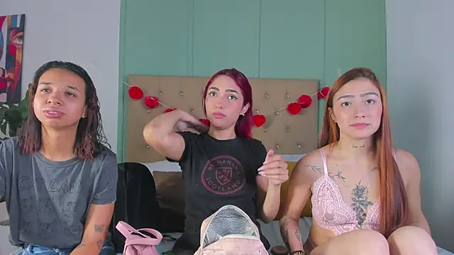 suzanelee online show from 02/10/25, 03:13