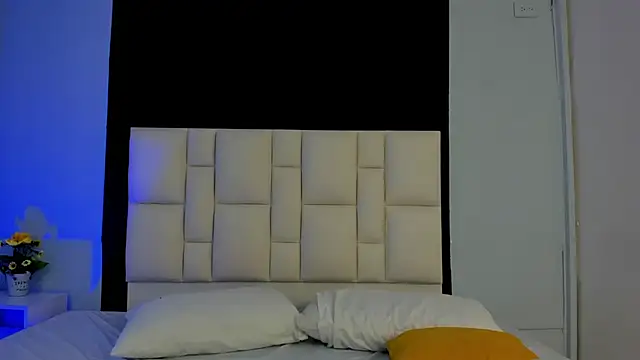 suzanelee online show from 02/25/25, 01:50