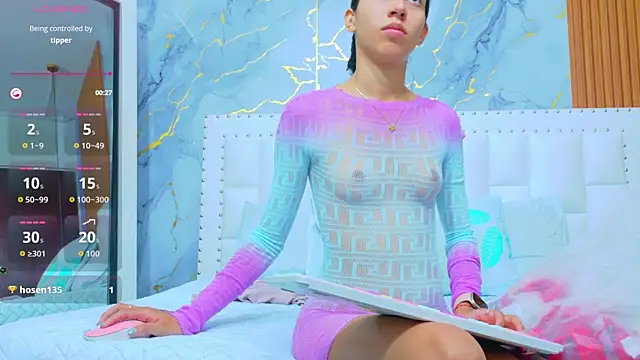 Snapshot of Beautifulskinny18 chatting on 10/05/25, 07:56 Beautifulskinny18 online show from 10/05/25, 07:56