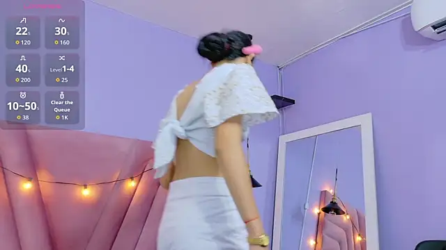 Snapshot of Beautifulskinny18 chatting on 10/08/25, 07:55 Beautifulskinny18 online show from 10/08/25, 07:55