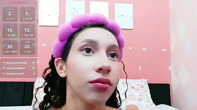 Snapshot of Beautifulskinny18 chatting on 10/22/25, 07:46 Beautifulskinny18 online show from 10/22/25, 07:46