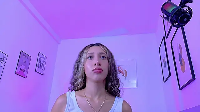 Beautifulskinny18 online show from 07/14/26, 06:57