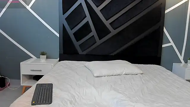 Yeiko Romero  online show from 01/24/25, 05:11