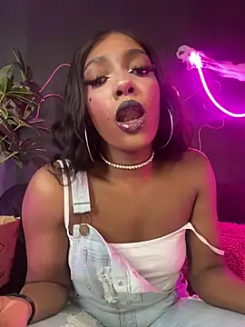 TIFFANYYSTAR online show from 10/20/25, 02:50