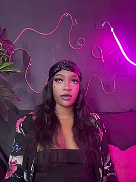 Snapshot of TIFFANYYSTAR chatting on 11/13/25, 03:33 TIFFANYYSTAR online show from 11/13/25, 03:33