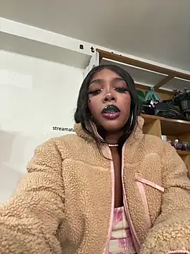 Snapshot of TIFFANYYSTAR chatting on 11/14/25, 04:49 TIFFANYYSTAR online show from 11/14/25, 04:49