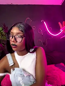 Snapshot of TIFFANYYSTAR chatting on 11/27/25, 05:15 TIFFANYYSTAR online show from 11/27/25, 05:15