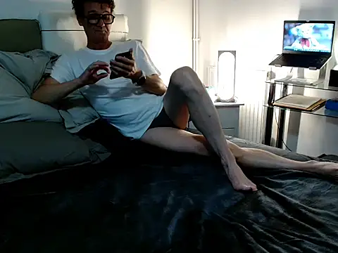 ImYourXtoy online show from 08/03/26, 06:33