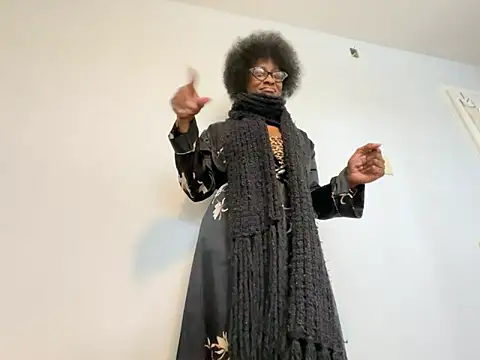 Snapshot of wynterheat chatting on 01/17/25, 06:44 wynterheat online show from 01/17/25, 06:44